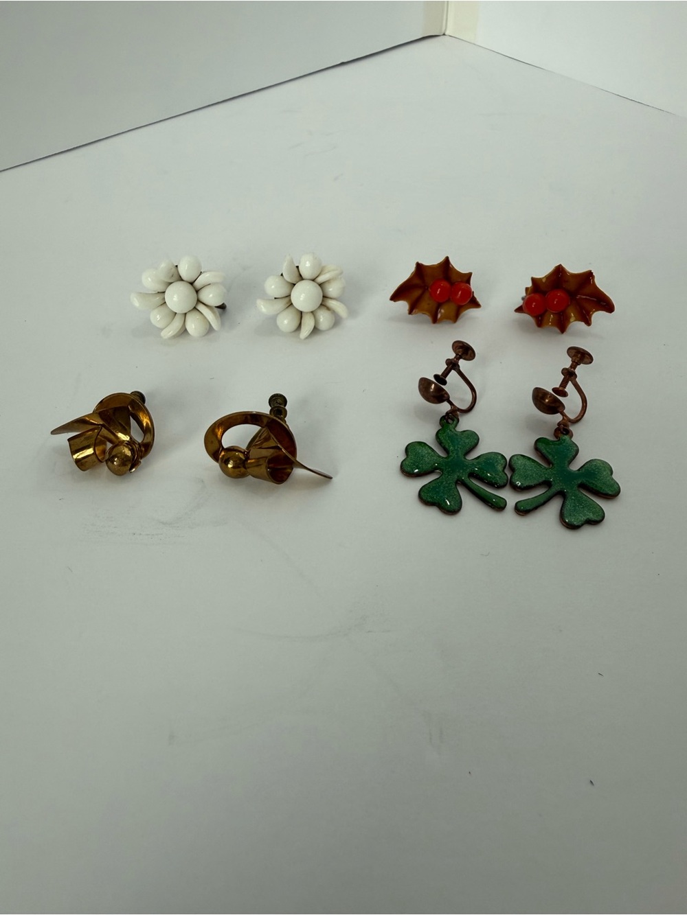 Vintage Screw Back Earrings Mid Century Clip On Lot Clover Holly Flower Gold